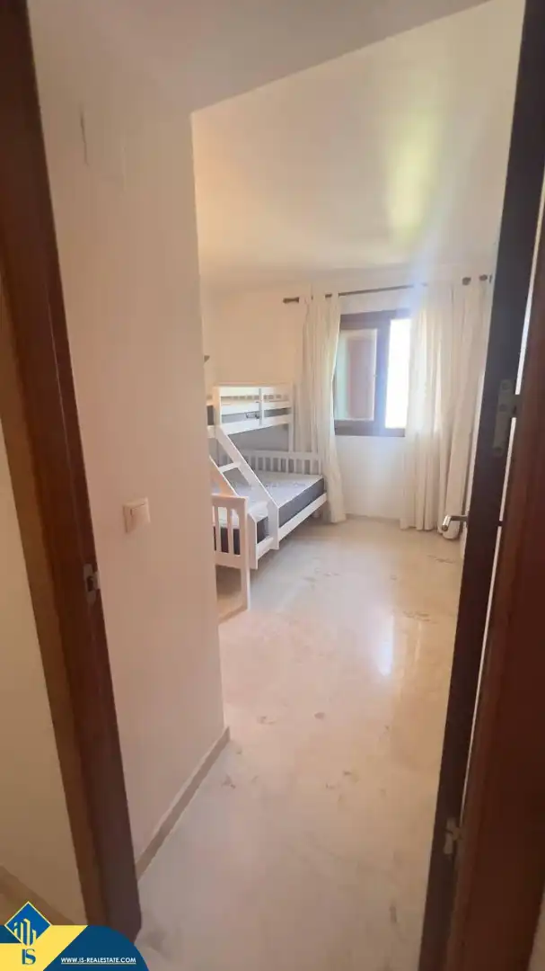 Dormitori de Pis de lloguer en Torrevieja amb Terrassa, Moblat i Forn