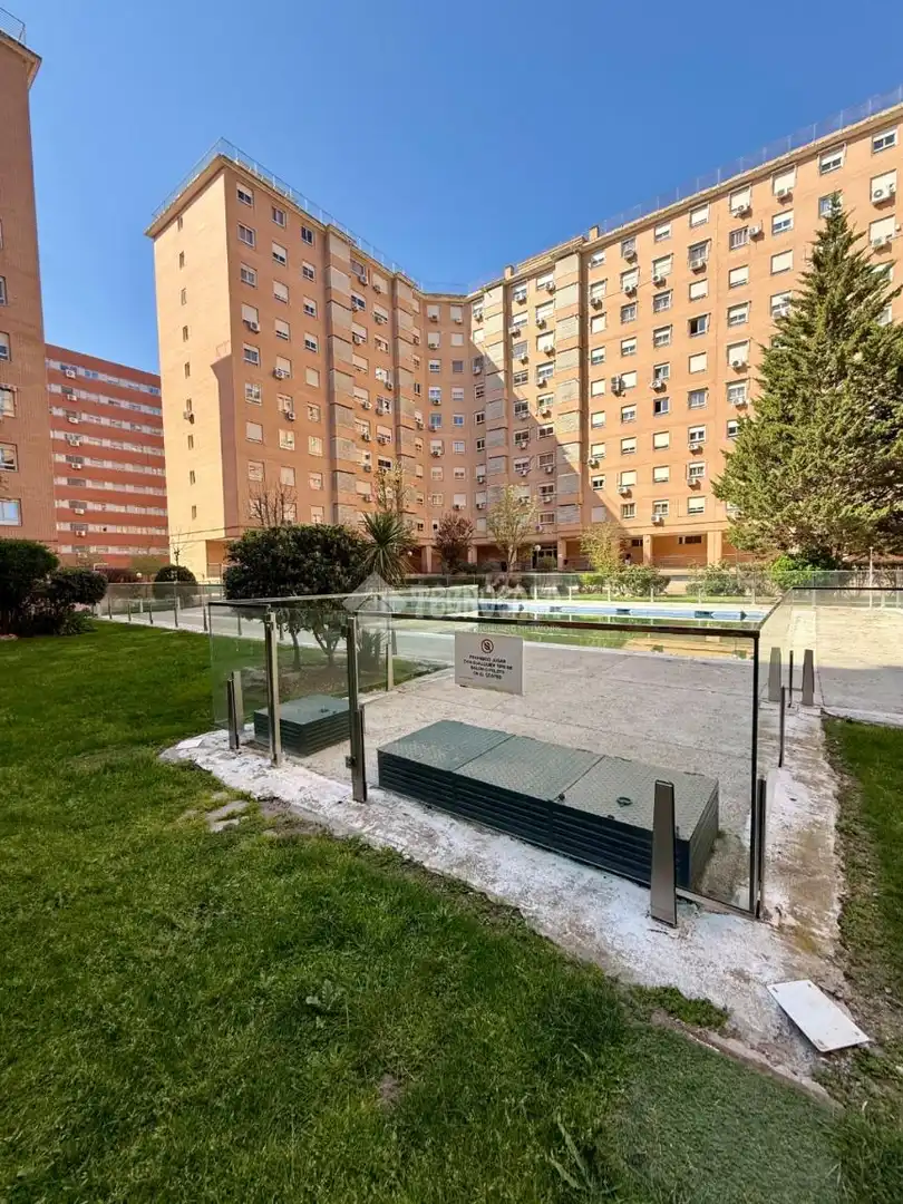 Vista exterior de Pis en venda en Madrid