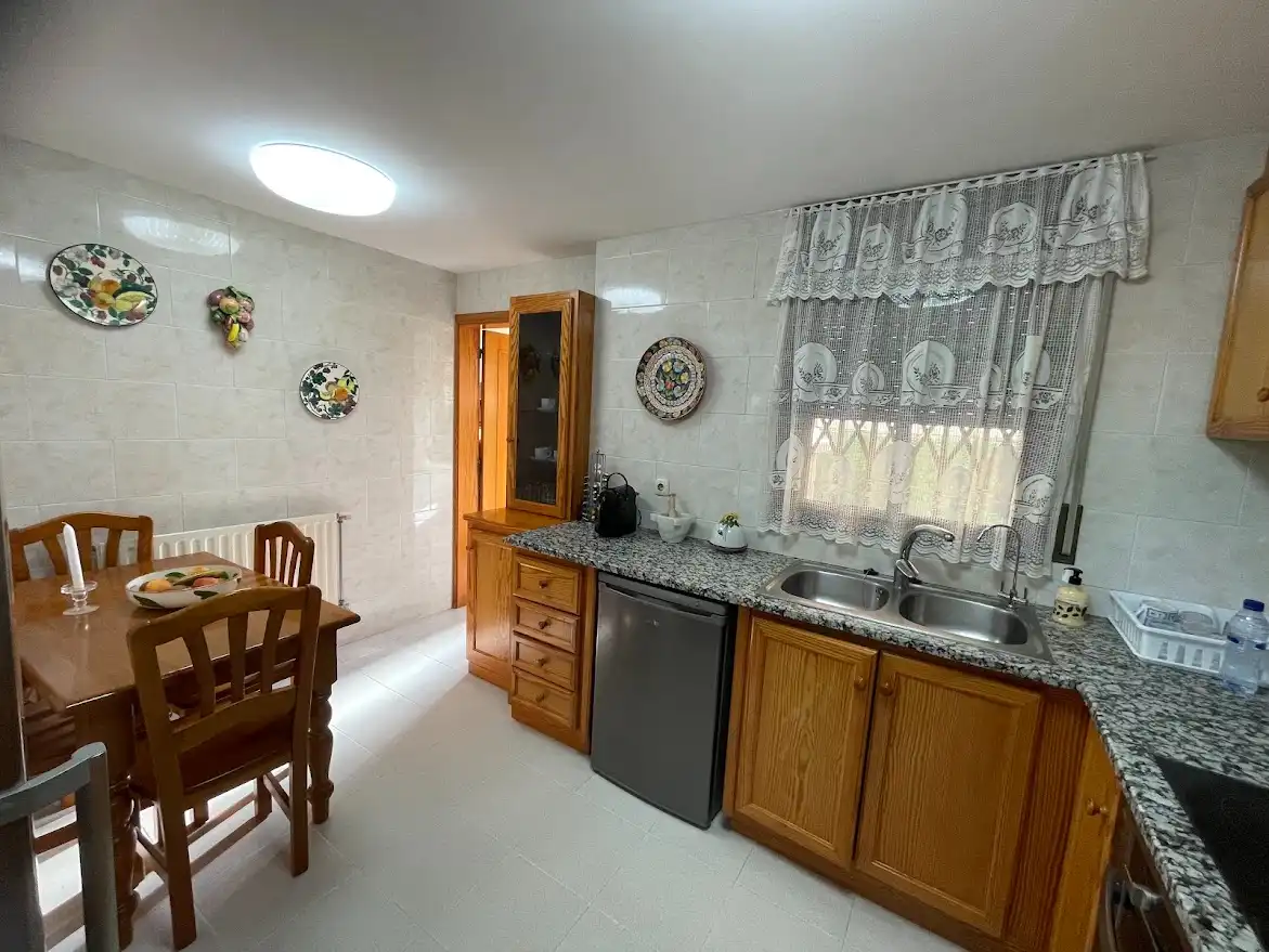 Cuina de Casa adosada en venda en Maçanet de la Selva amb Aire condicionat, Calefacció i Jardí privat
