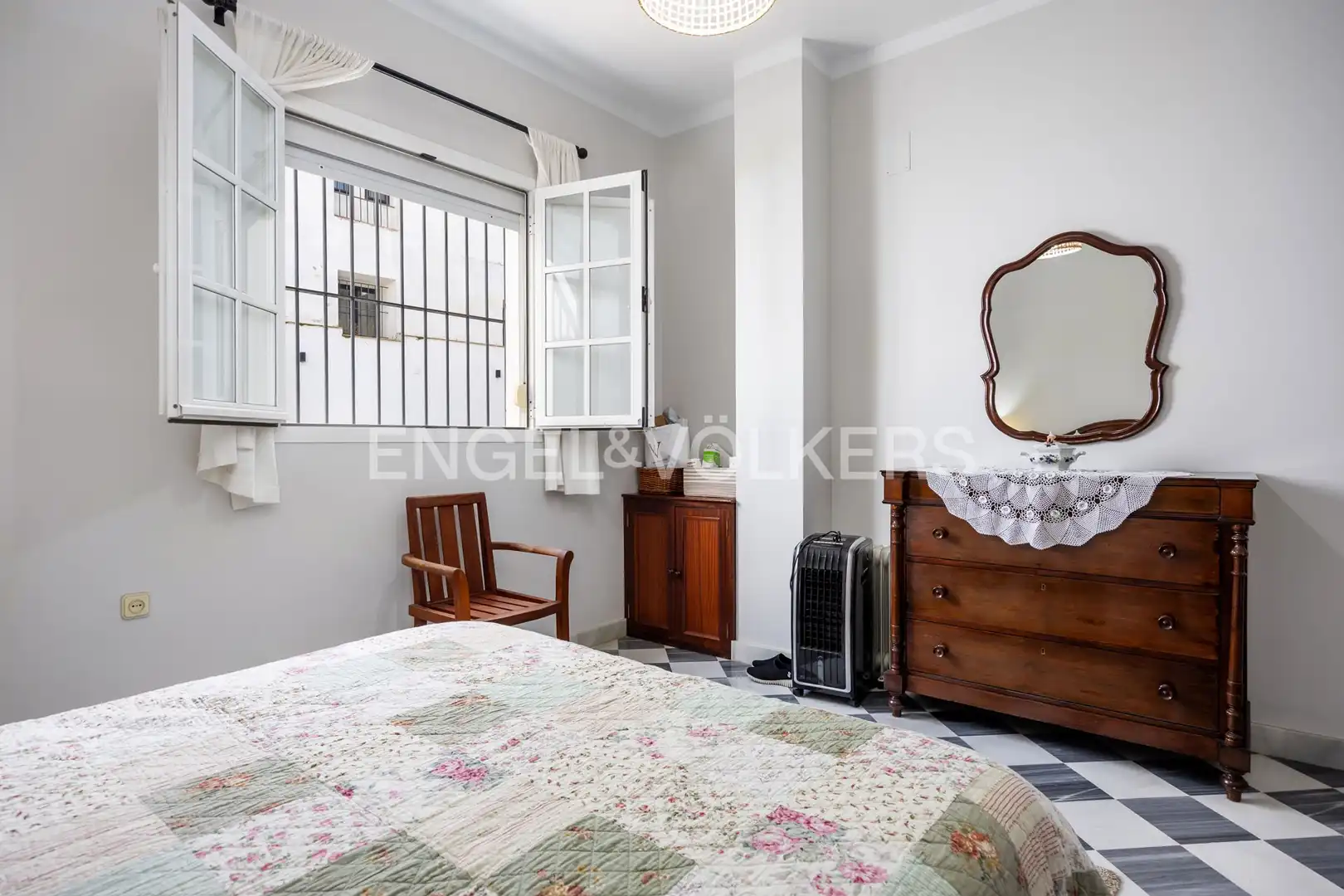 Bedroom of Houses for sale in Sanlúcar de Barrameda  with Air Conditioner, Heating and Private garden