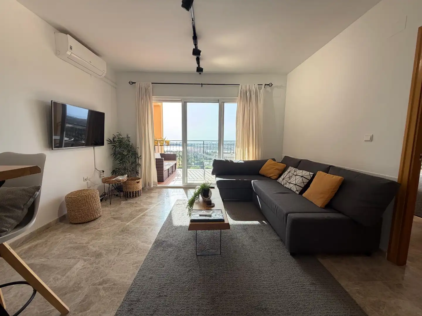 Sala de estar de Apartamento de alquiler en Mutxamel con Aire acondicionado, Amueblado y Lavadora
