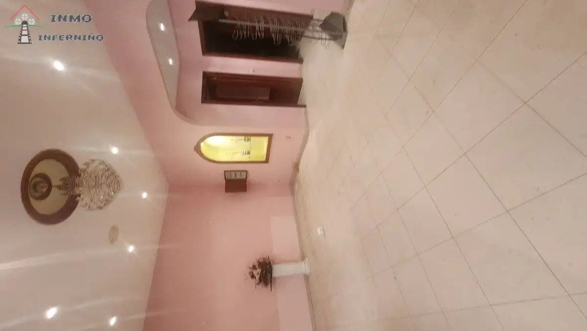 Business premises to rent in Plaza de España, imagen 2