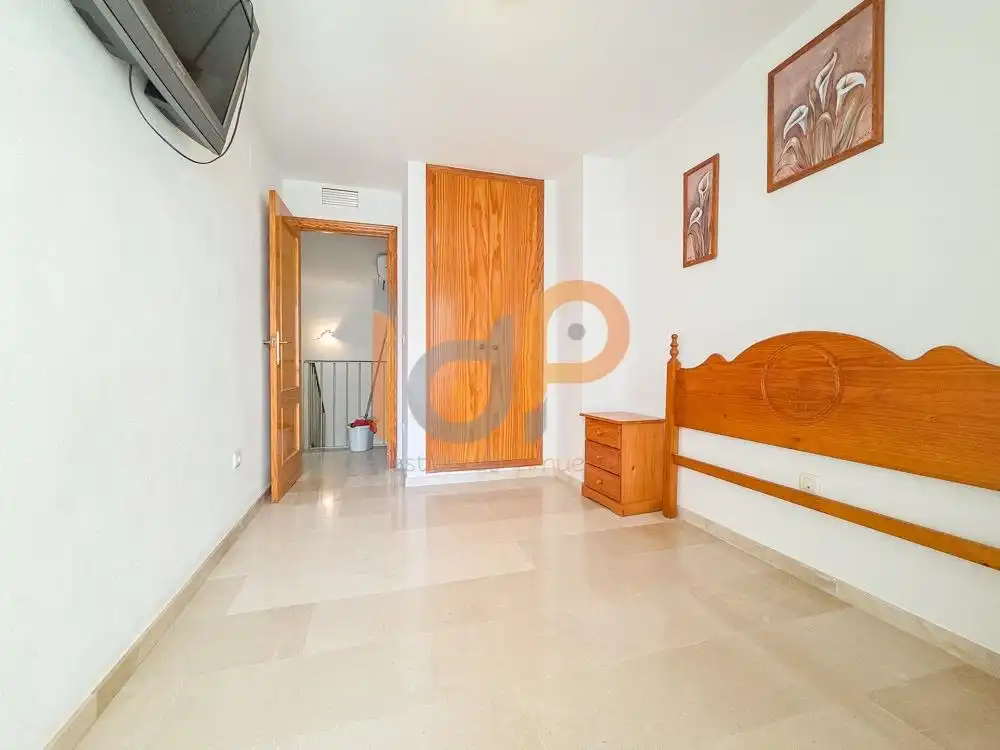 Habitación de Dúplex en venta en Garrucha con Aire acondicionado, Terraza y Trastero
