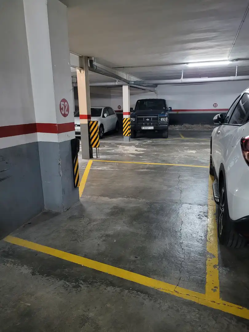 Parkplatz von Garage zum Verkauf in Badalona