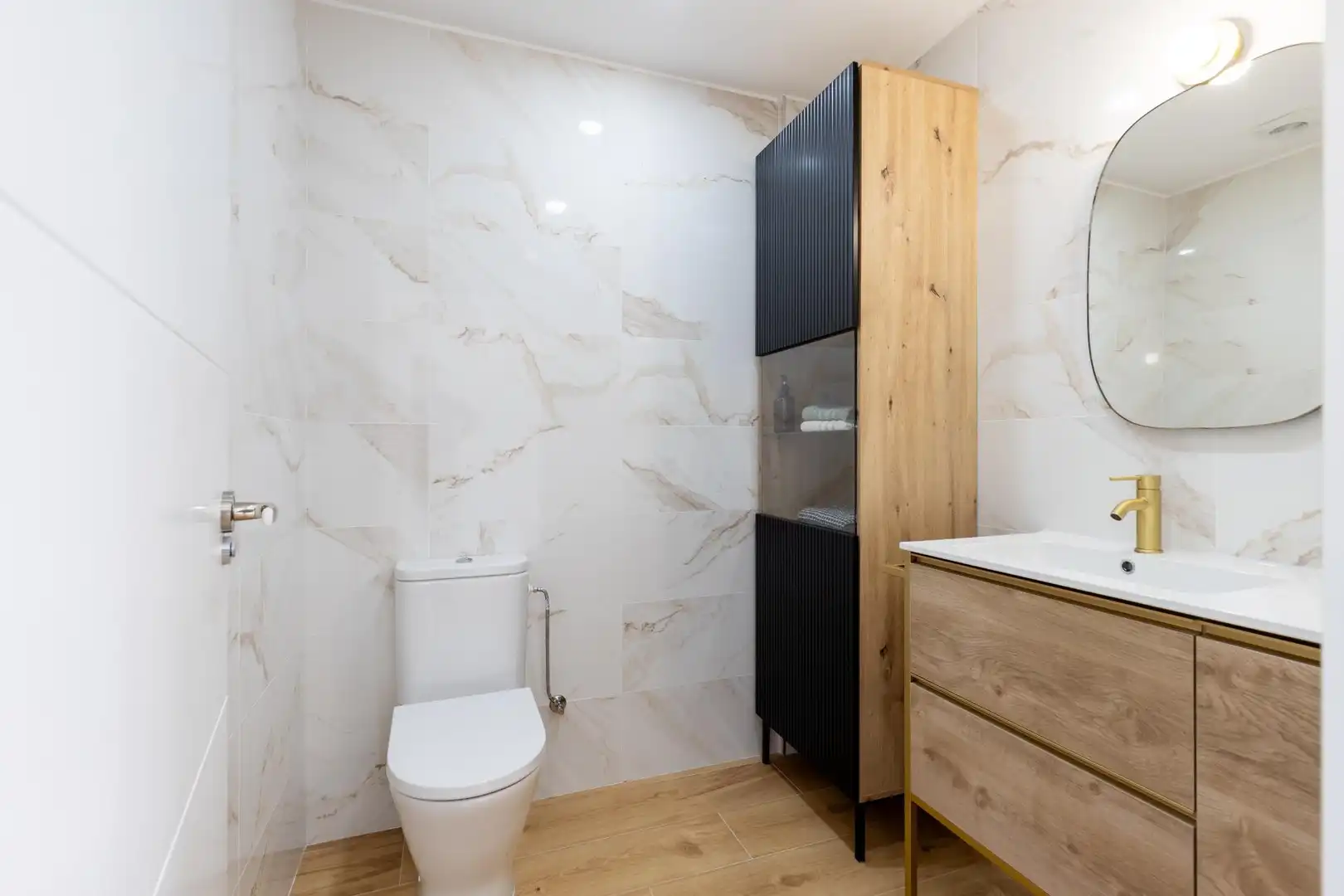 Baño de Piso en venta en  Palma de Mallorca con Aire acondicionado, Calefacción y Terraza
