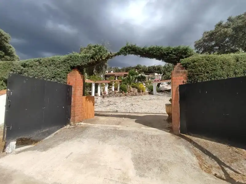 Houses for sale in Plasencia  with Swimming Pool