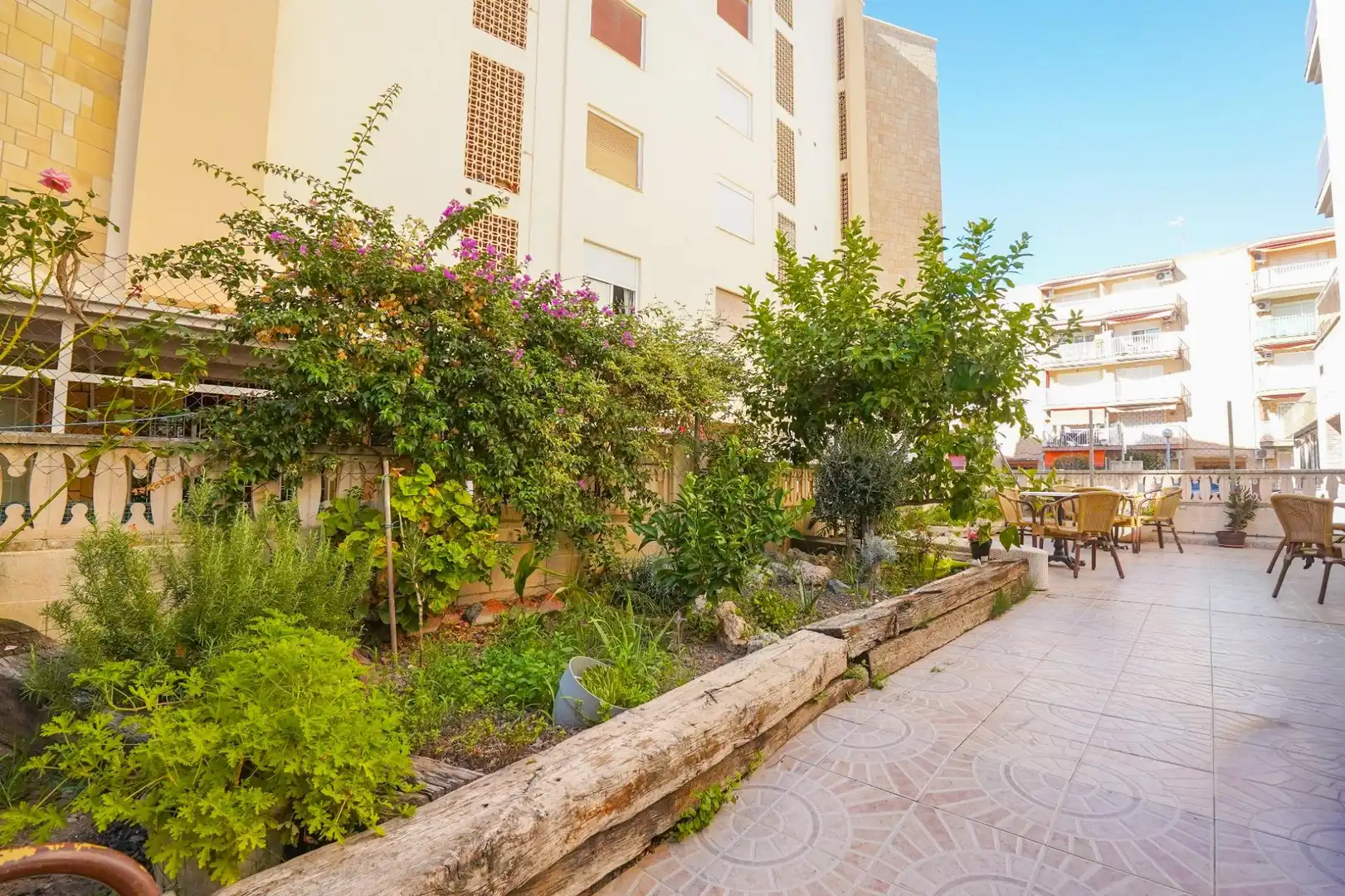Business premises for sale in Carrer de Montserrat Caballé, imagen 34