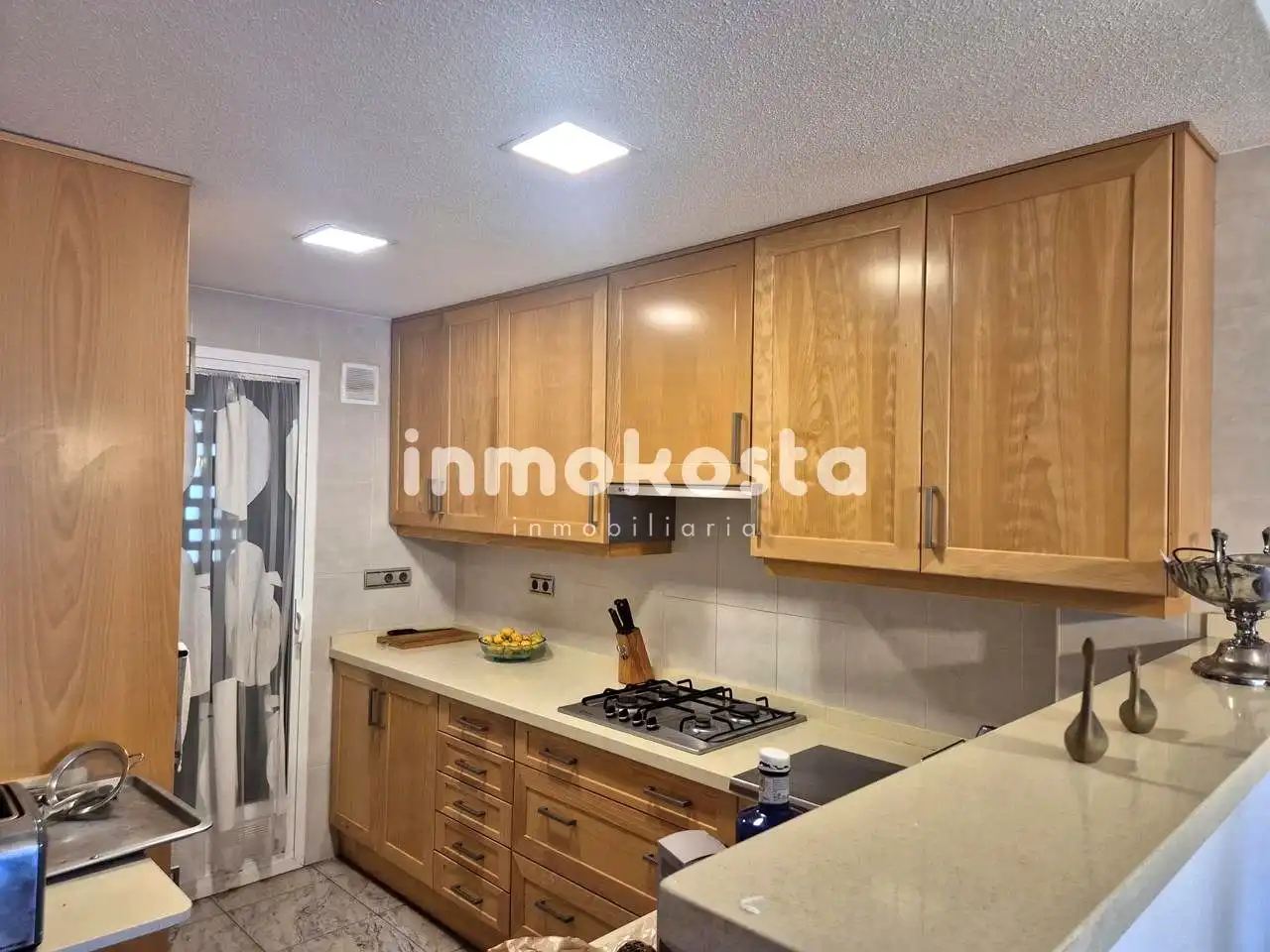 Kitchen of Flat for sale in L'Alfàs del Pi  with Air Conditioner, Terrace and Community pool