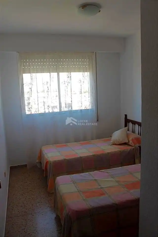 Habitación de Apartamento de alquiler en Benicasim / Benicàssim con Terraza, Piscina y Piscina comunitaria