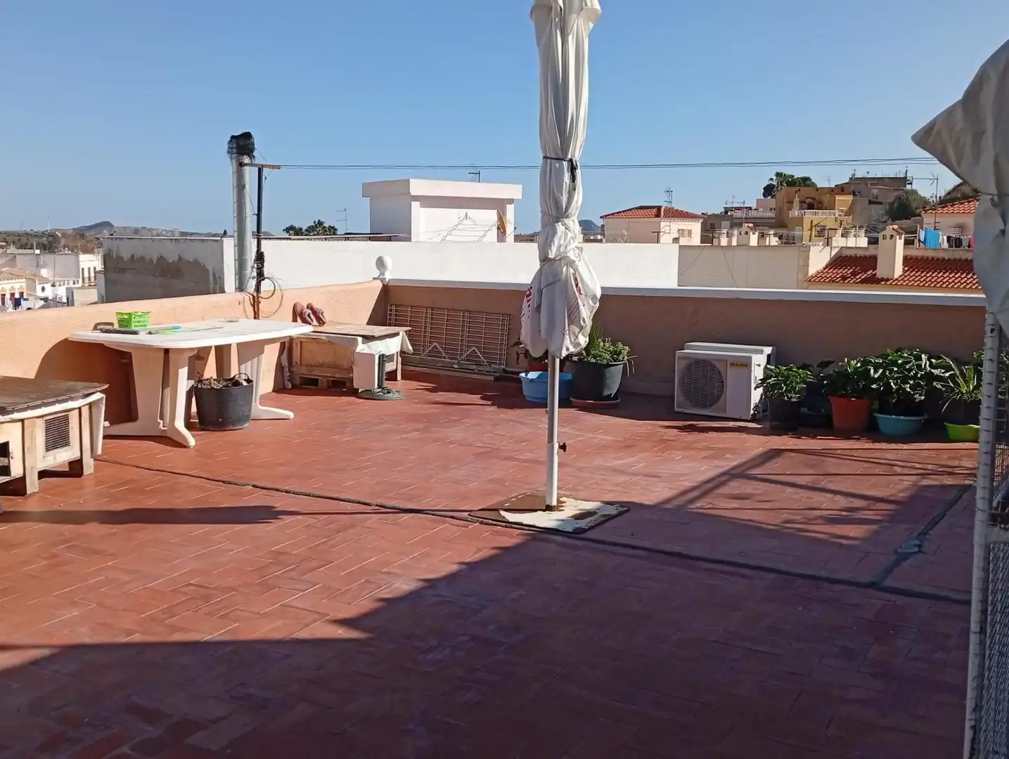 Casa adosada en venda a Cortes - Huertas