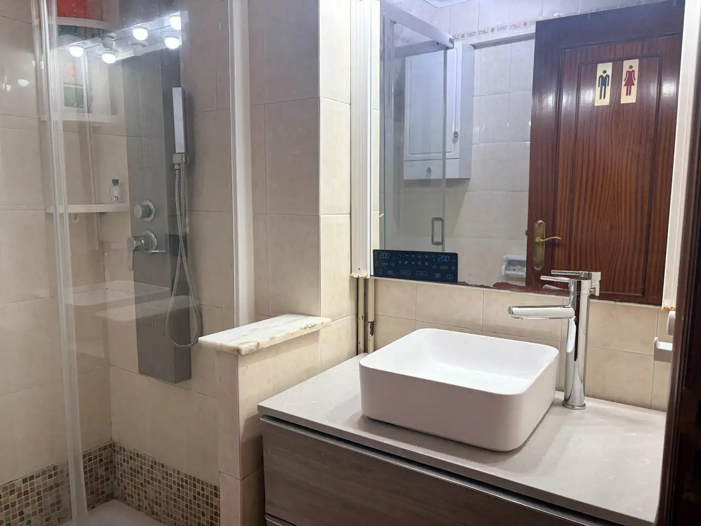 Baño de Piso en venta en Vigo  con Amueblado