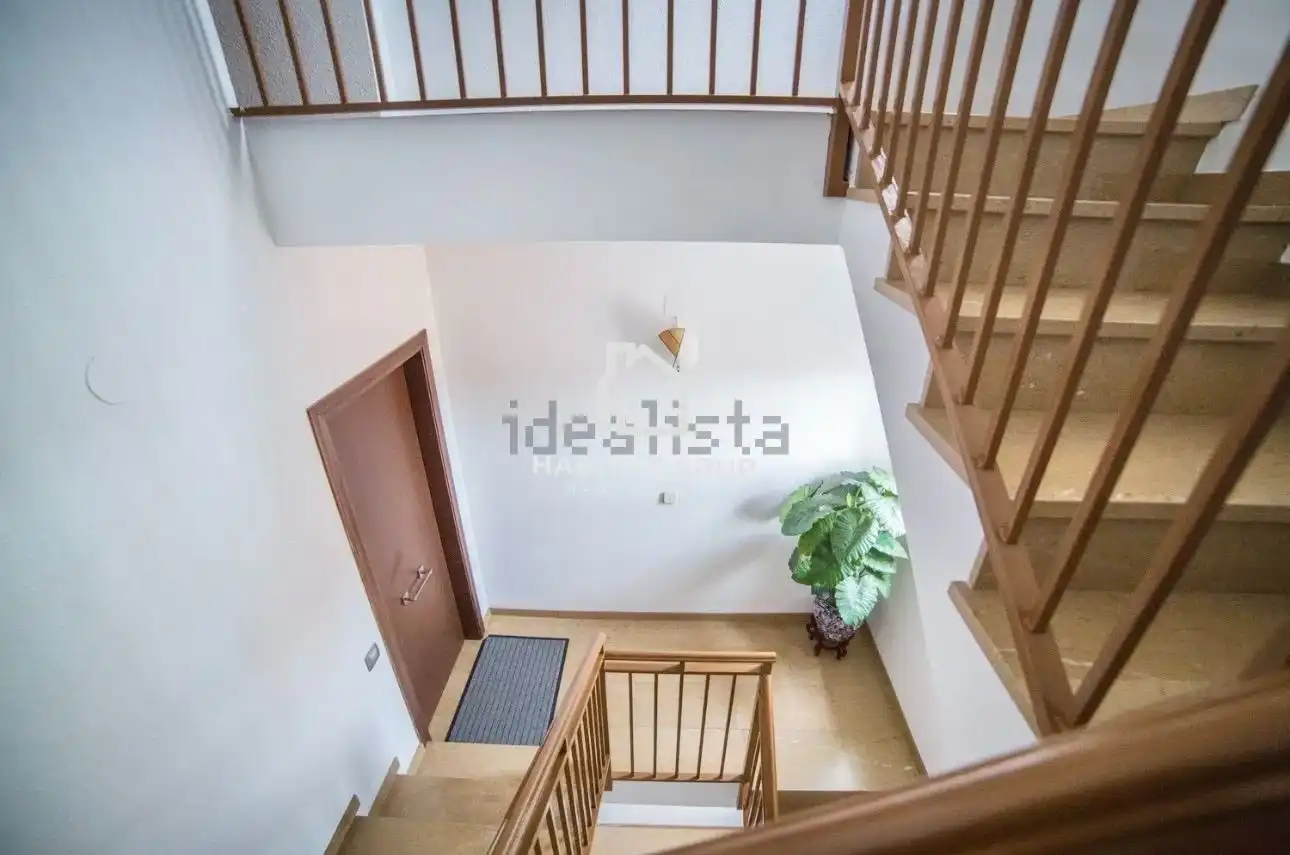 Maisonette zum Verkauf in Flix mit Klimaanlage, Heizung und Terrasse