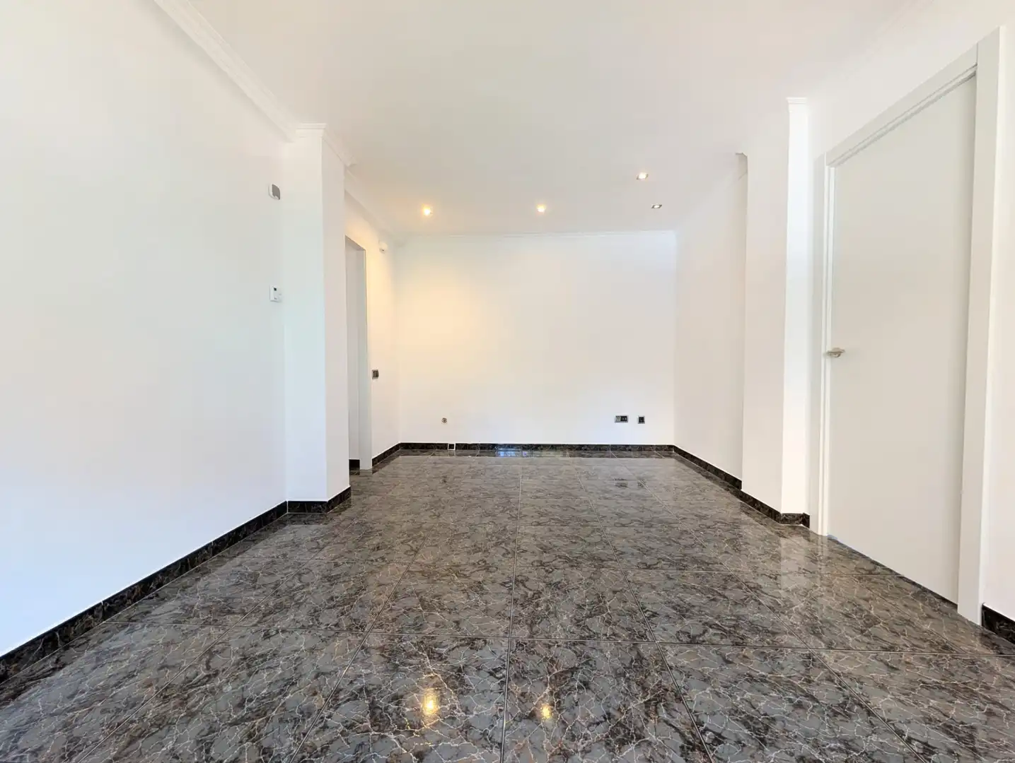 Piso en venta en Badalona con Aire acondicionado, Calefacción y Horno