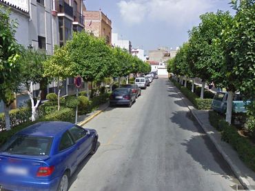 Casa con balcón en venta en Calle Córdoba 36