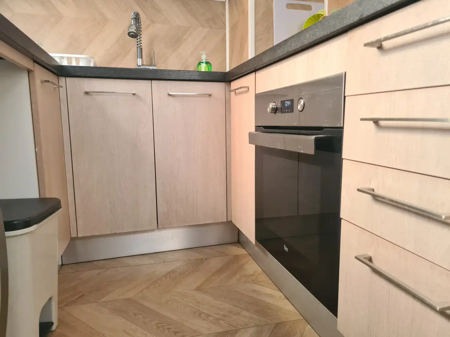 Kitchen of Flat for sale in Sevilla  with Air Conditioner, Storage room and Balcony