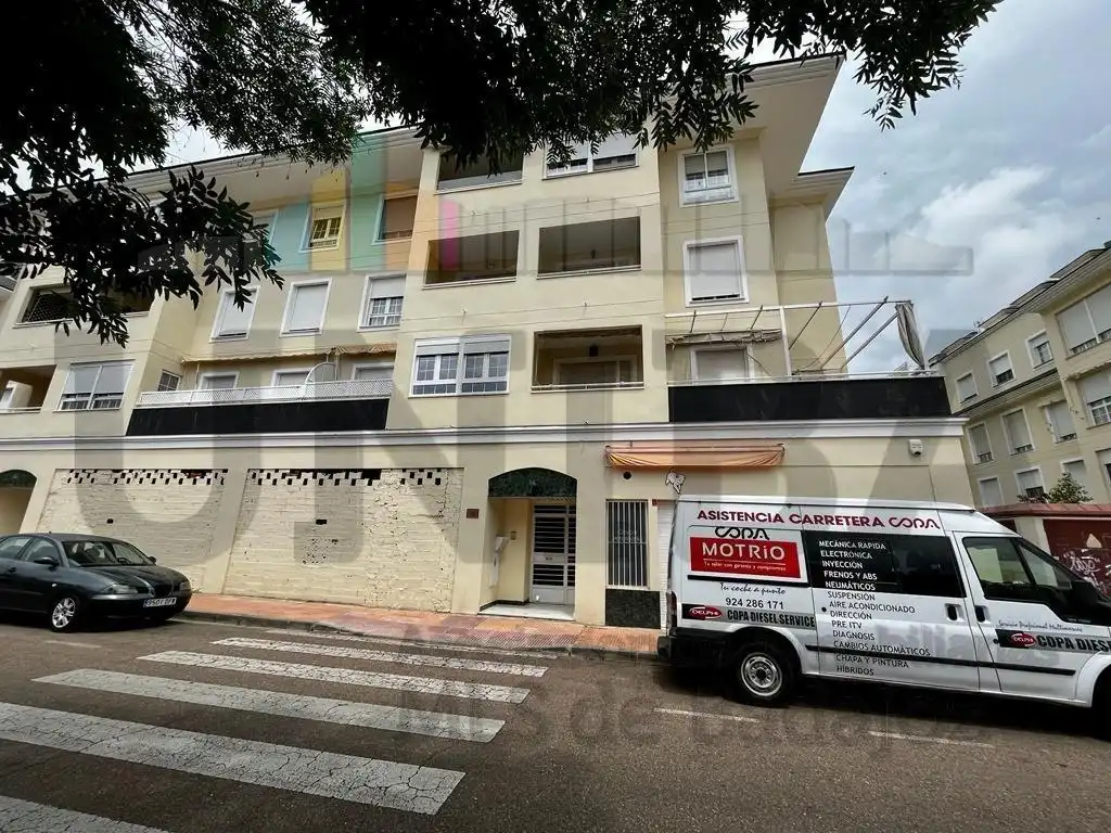 Garaje en venta en Avenida Elvas