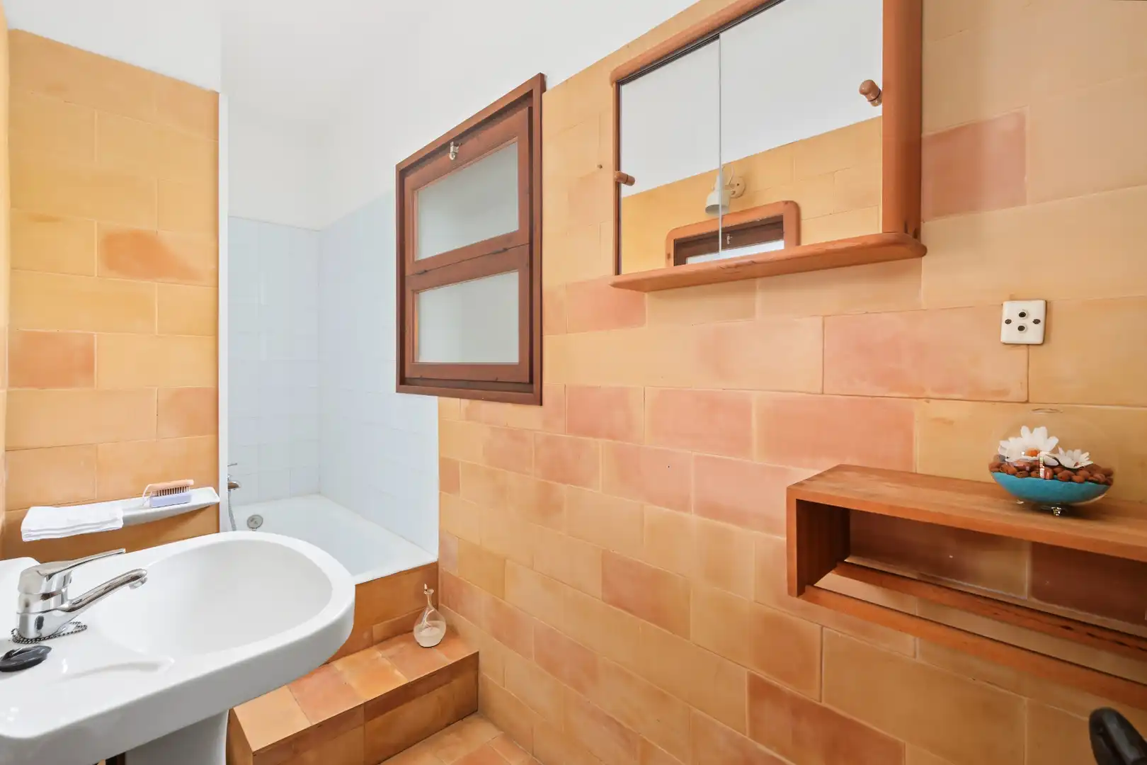 Baño de Casa o chalet en venta en L'Escala con Jardín privado, Terraza y Trastero