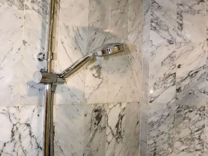 Badezimmer von Dachboden zur Miete in Málaga Capital mit Klimaanlage und Balkon