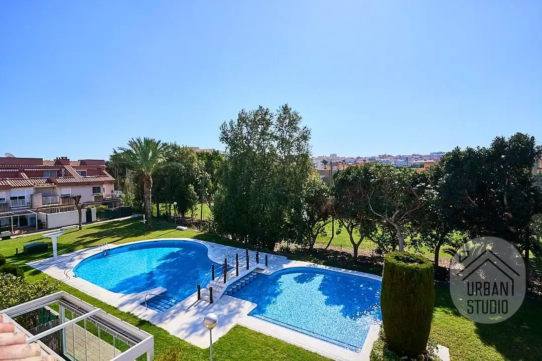 Jardí de Casa o xalet en venda en Alicante / Alacant amb Aire condicionat, Calefacció i Terrassa