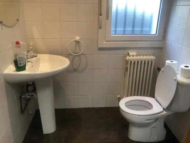 Bathroom of Office for rent in Ordizia  with Air Conditioner