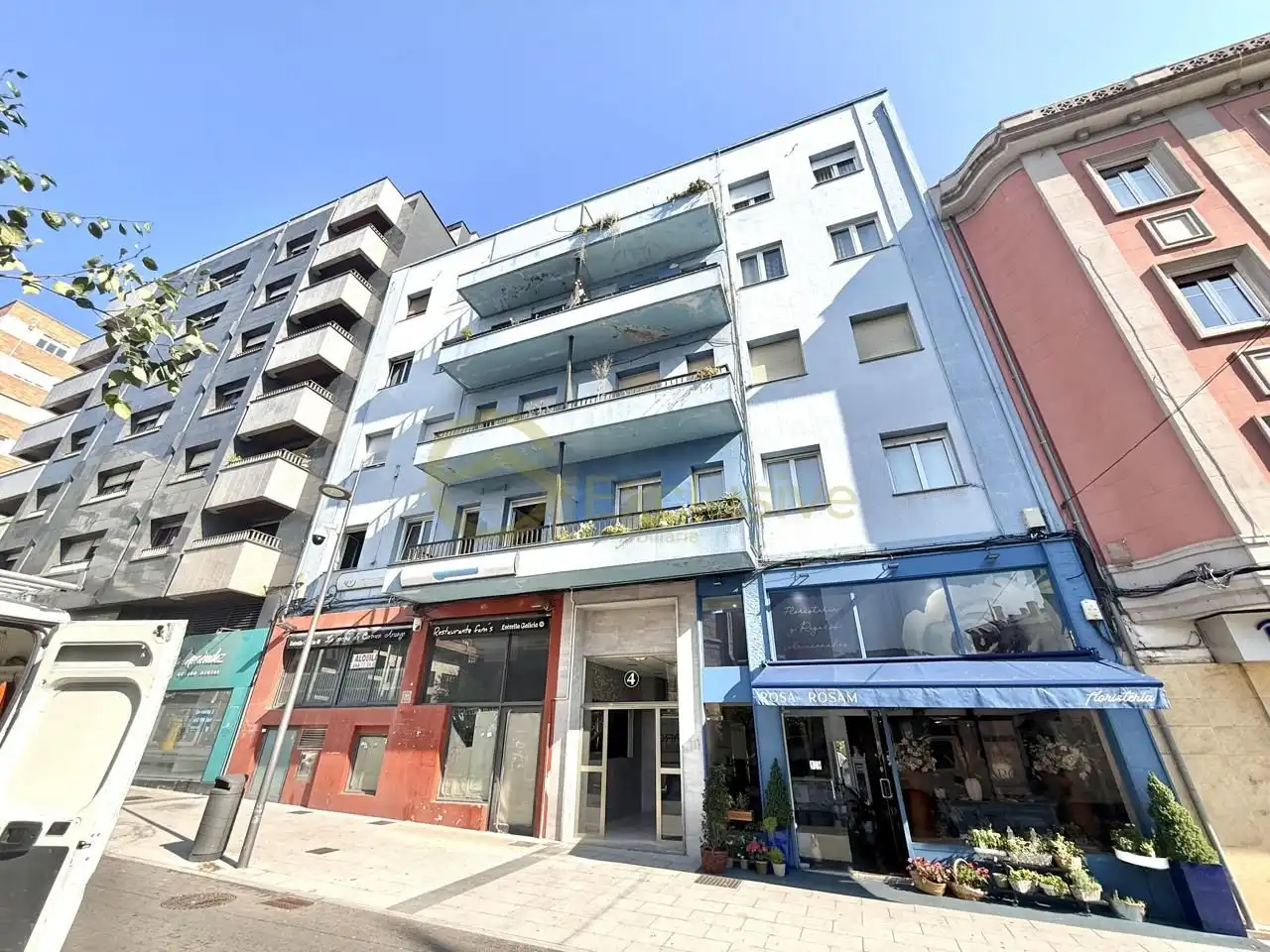 Vista exterior de Pis en venda en Avilés amb Traster