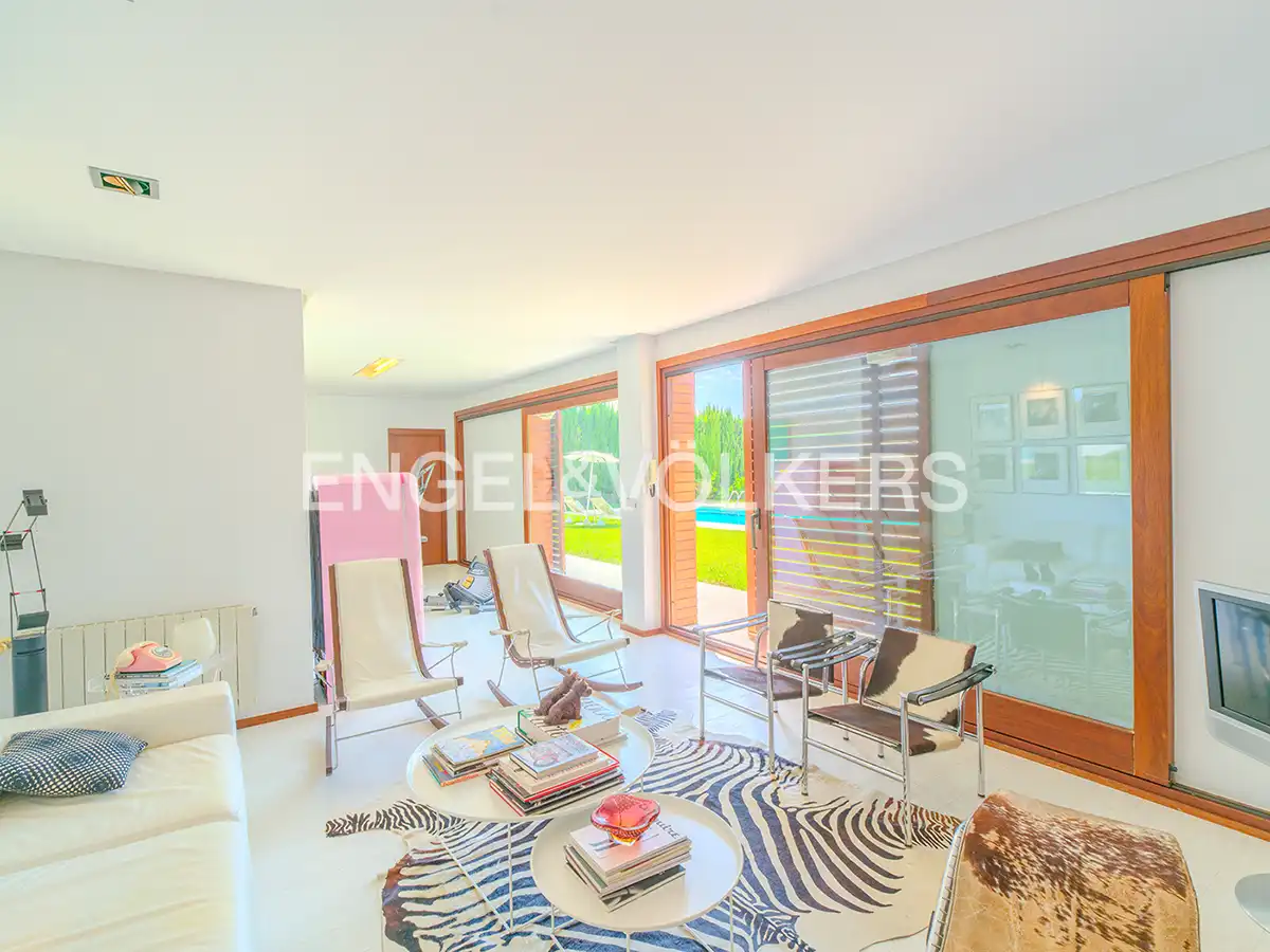 Sala d'estar de Casa o xalet en venda en Elche / Elx amb Aire condicionat, Calefacció i Jardí privat