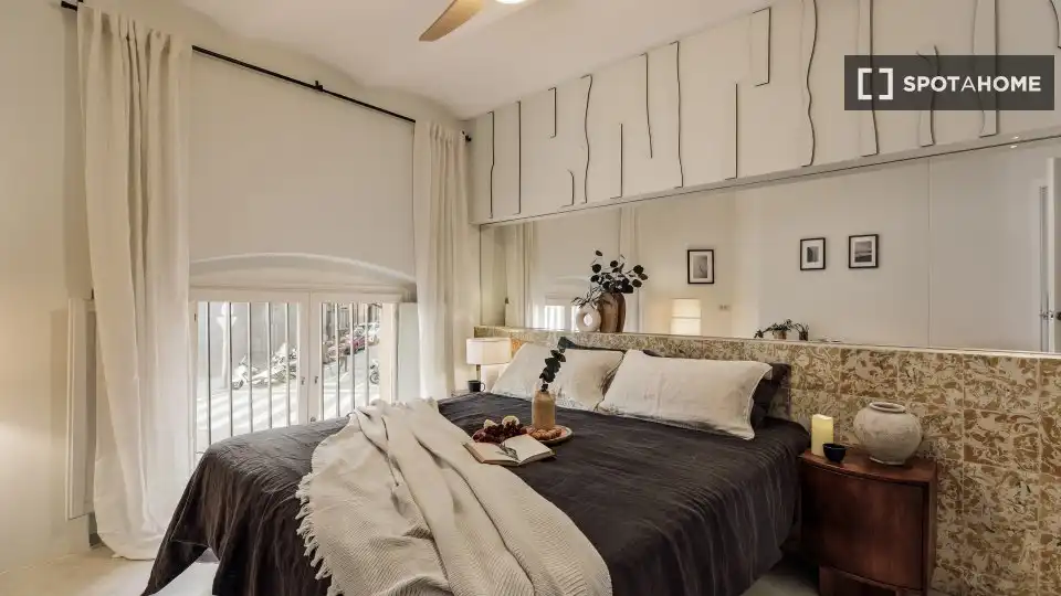 Schlafzimmer von Wohnung zur Miete in Barcelona mit Klimaanlage, Heizung und Möbliert