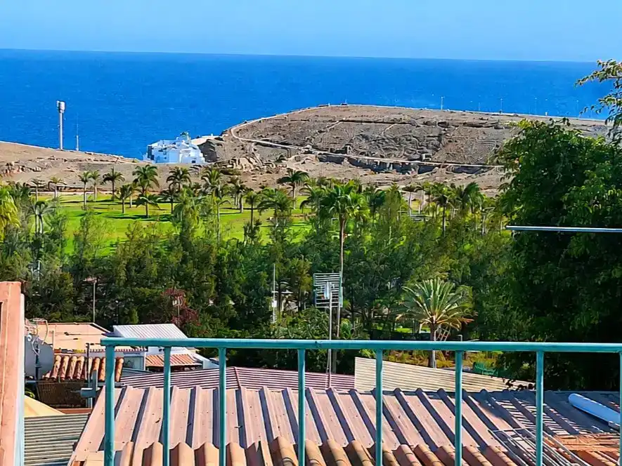 Vista exterior de Pis en venda en San Bartolomé de Tirajana amb Piscina i Moblat