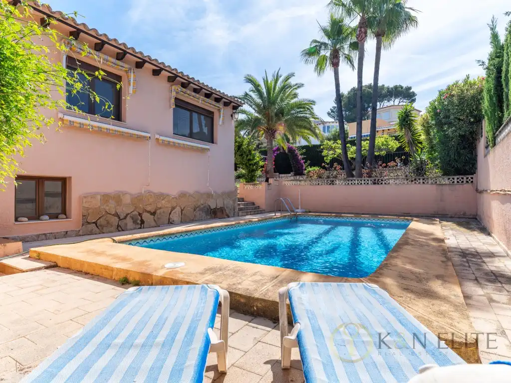 Vista exterior de Casa o xalet en venda en Benissa amb Calefacció, Jardí privat i Piscina