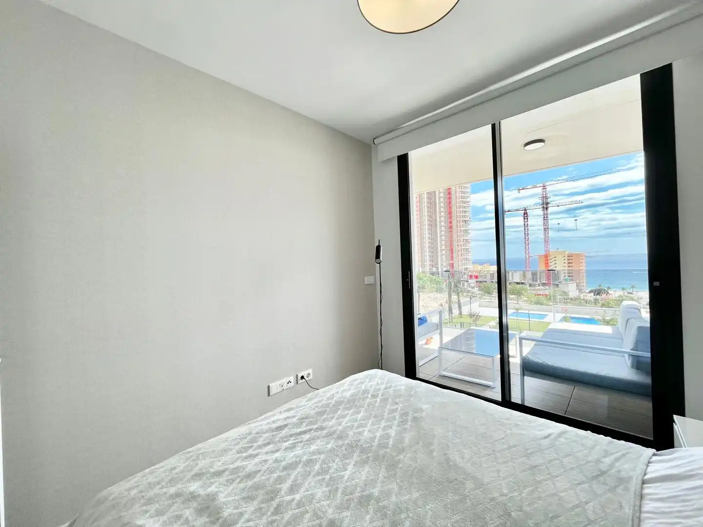 Apartamento con terraza en alquiler en Playa de Poniente, imagen 10
