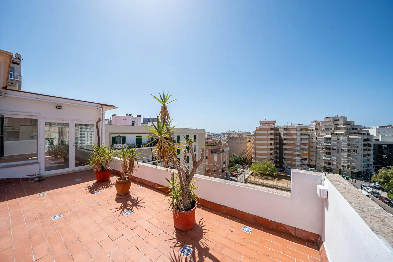 Attic for rent in Santa Catalina