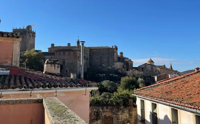 Vista exterior de Casa o xalet en venda en Plasencia amb Aire condicionat, Calefacció i Terrassa