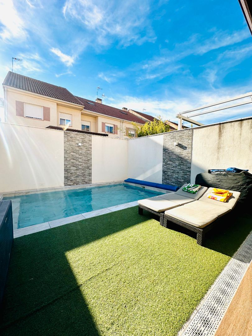 Swimming pool of Single-family semi-detached for sale in Seseña  with Heating, Private garden and Storage room