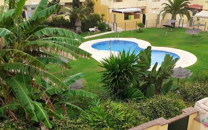 Jardí de Casa adosada en venda en Estepona amb Terrassa