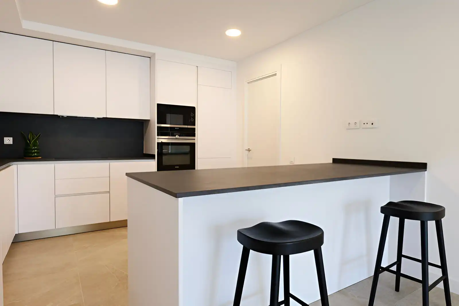Apartamento con piscina en venta en Estepona Pueblo, imagen 15
