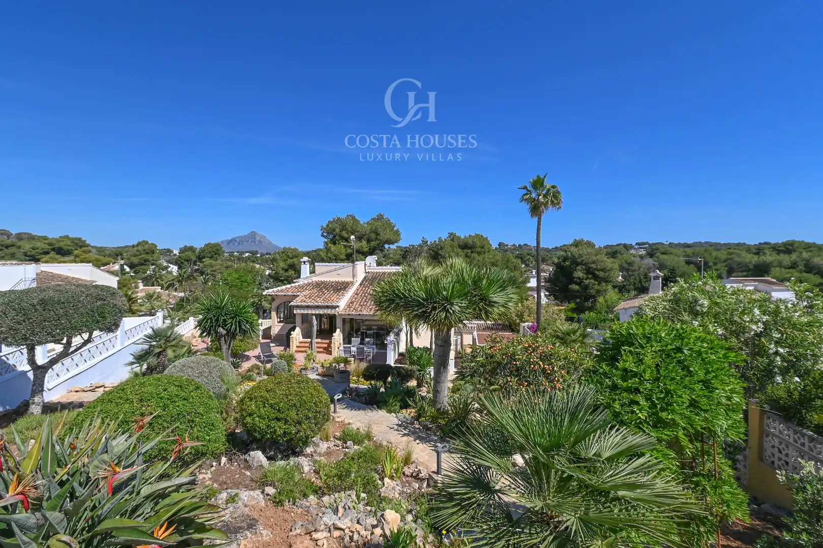 Vista exterior de Casa o xalet en venda en Jávea / Xàbia amb Calefacció, Jardí privat i Terrassa