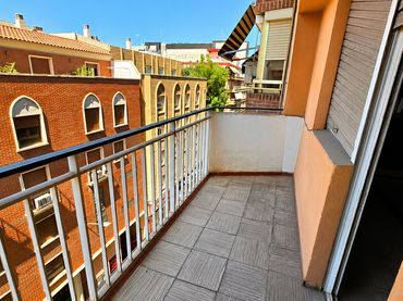 Apartament amb ascensor en venda a Reyes Católicos