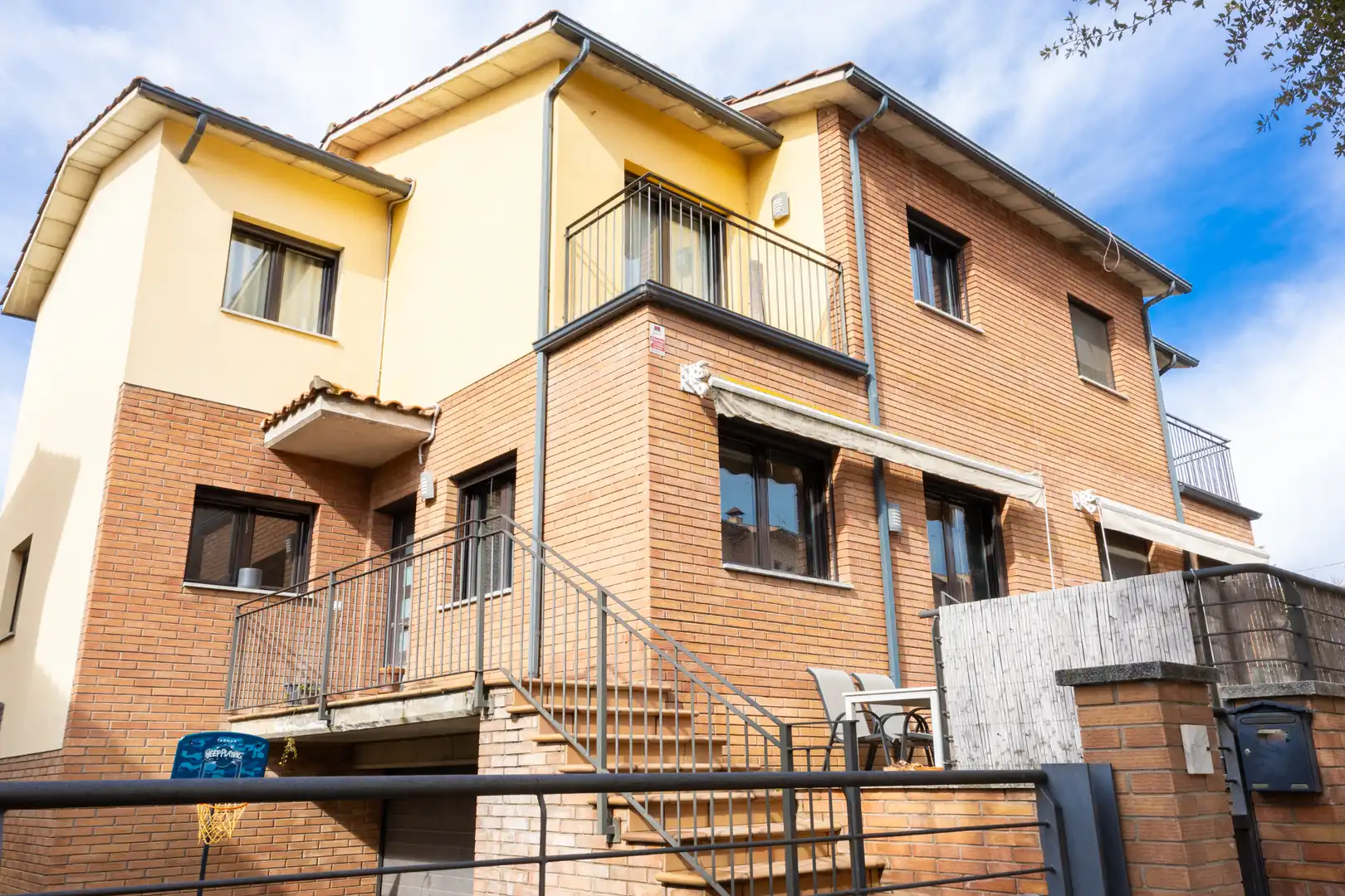 Vista exterior de Casa adosada en venta en Folgueroles con Calefacción, Jardín privado y Parquet