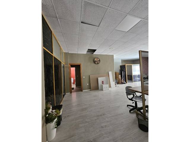 Local comercial en Venta en Calle Bernardina Aranguren en Vista Alegre