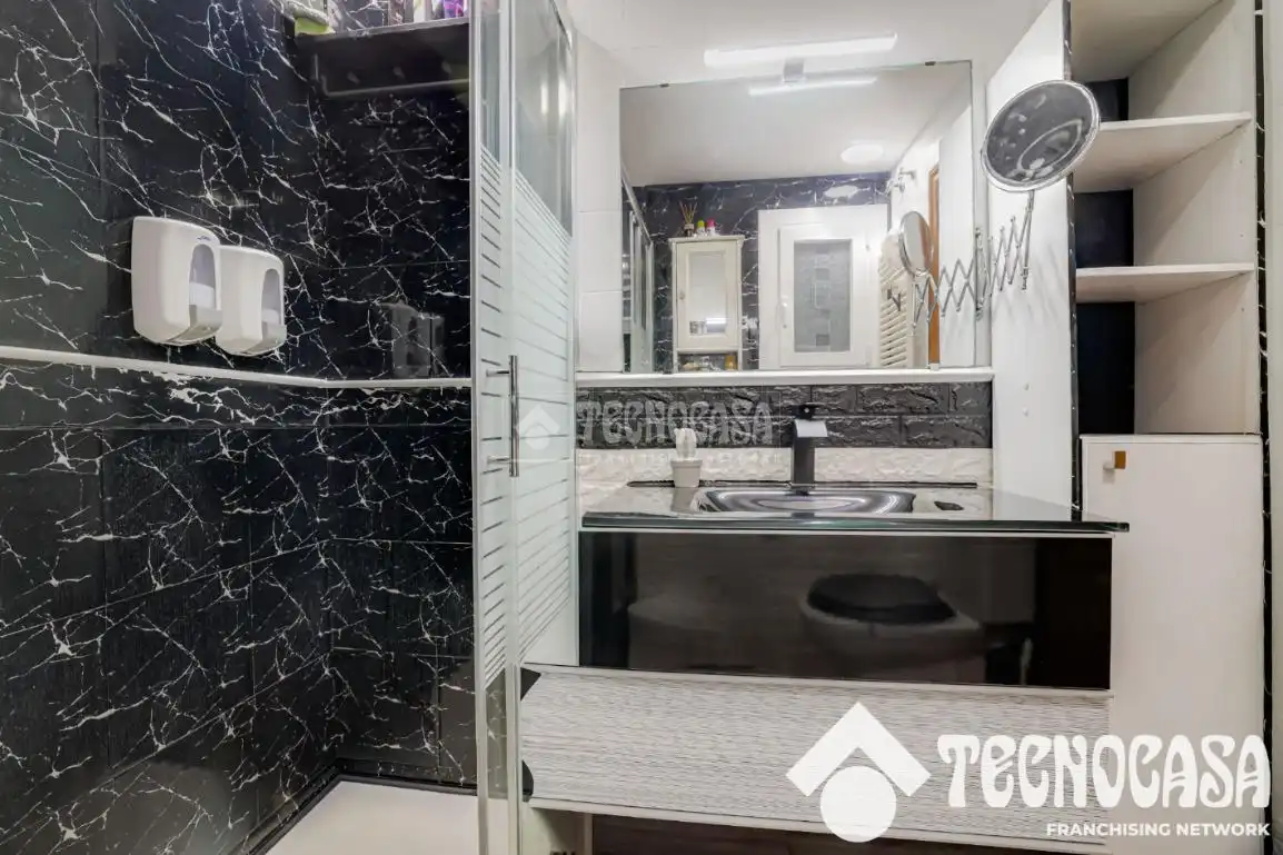 Baño de Piso en venta en Viladecans con Balcón