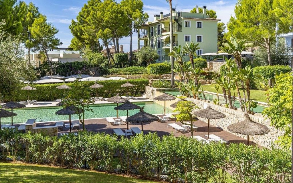 Piscina de Planta baixa en venda en Andratx amb Aire condicionat, Terrassa i Piscina comunitària
