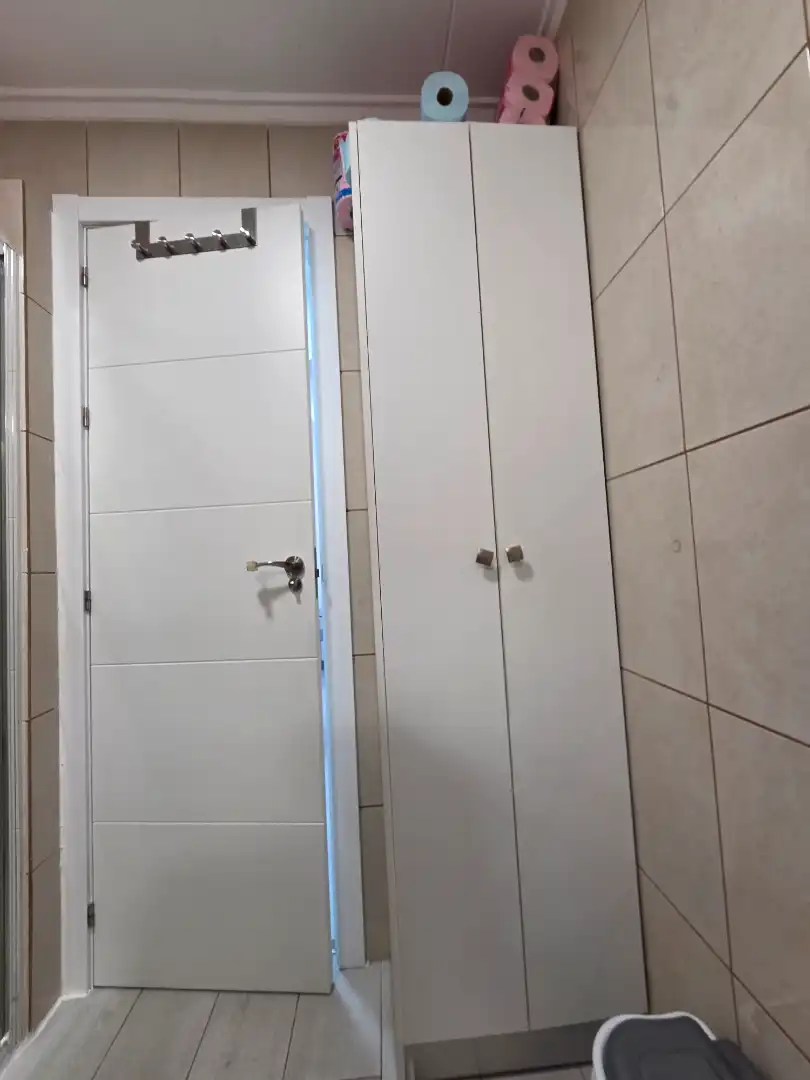 Badezimmer von Einfamilien-Reihenhaus zum Verkauf in Torrevieja mit Klimaanlage, Terrasse und Abstellraum