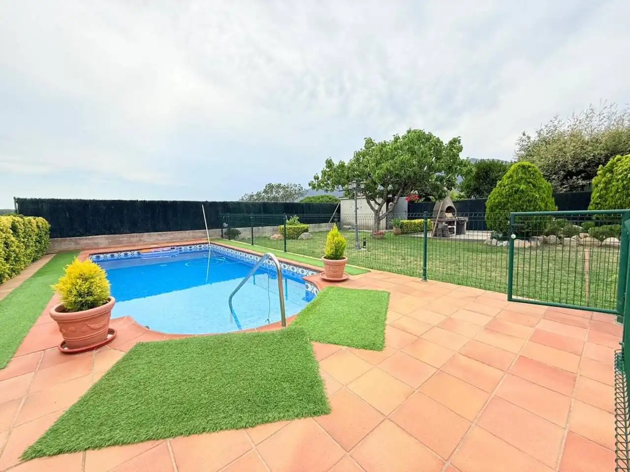 Piscina de Casa o chalet en venta en Riells i Viabrea con Aire acondicionado, Calefacción y Jardín privado