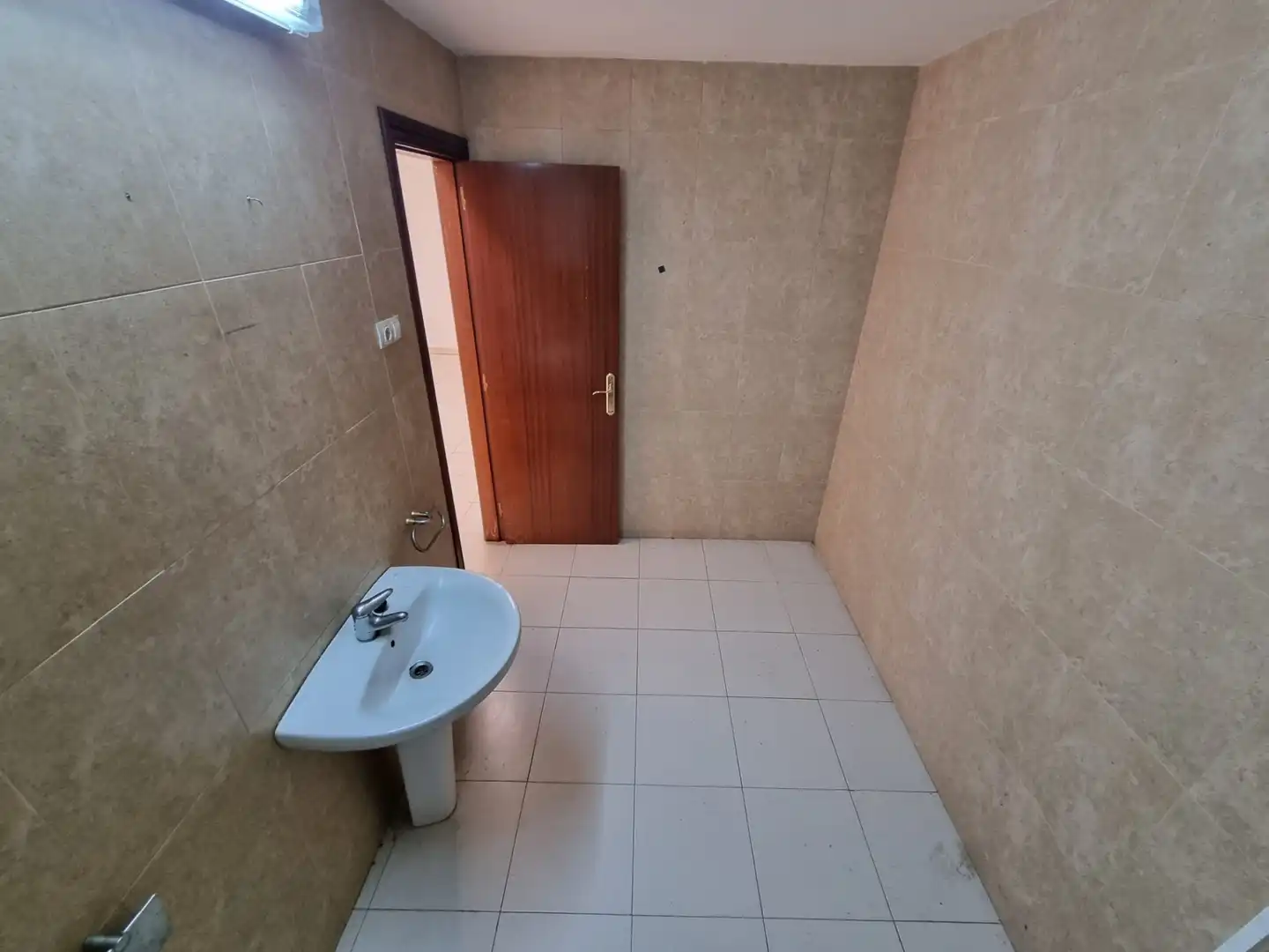 Bany de Local en venda en Sant Feliu de Llobregat