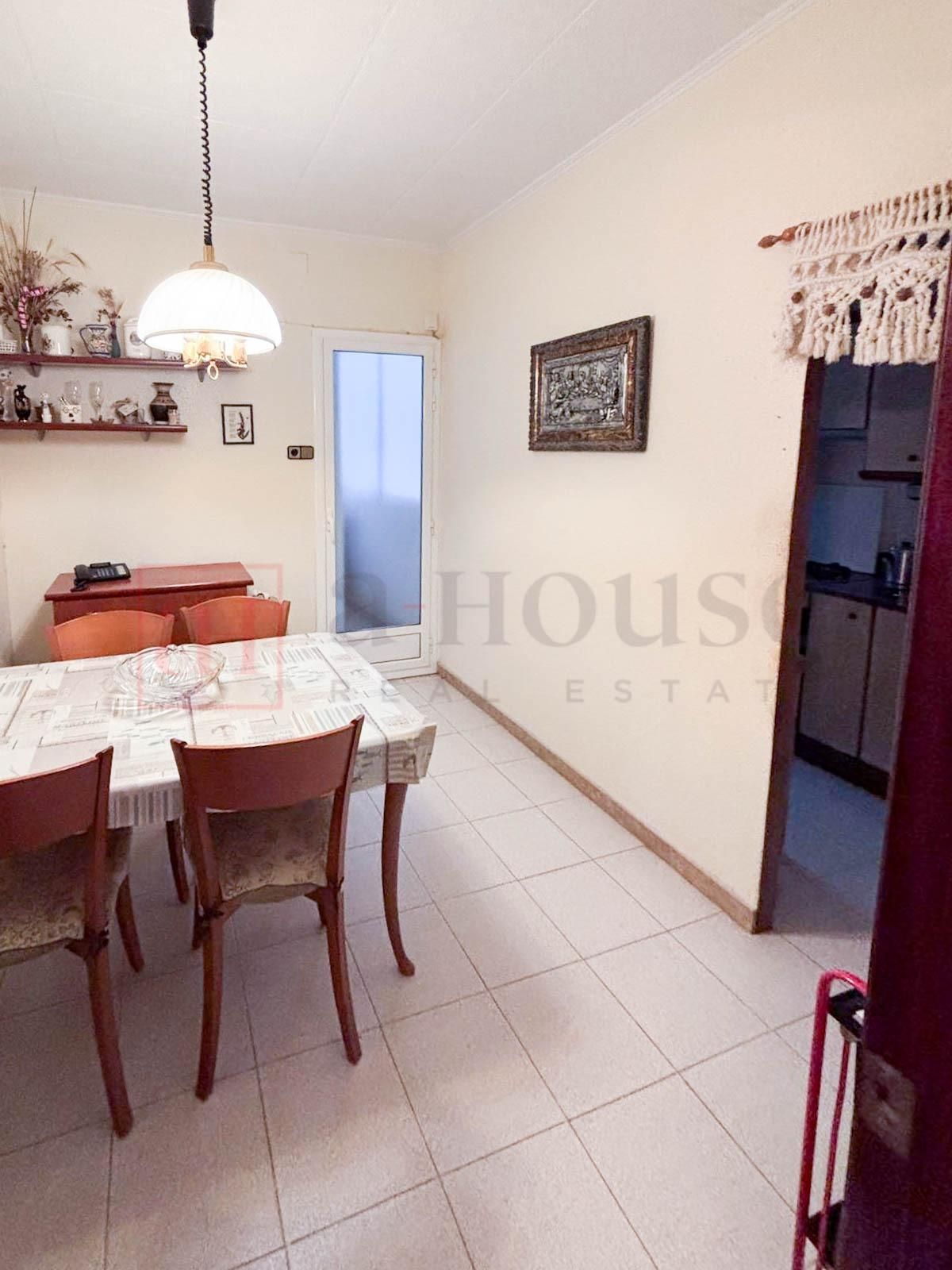 Comedor de Piso en venta en  Barcelona Capital con Aire acondicionado, Parquet y Amueblado