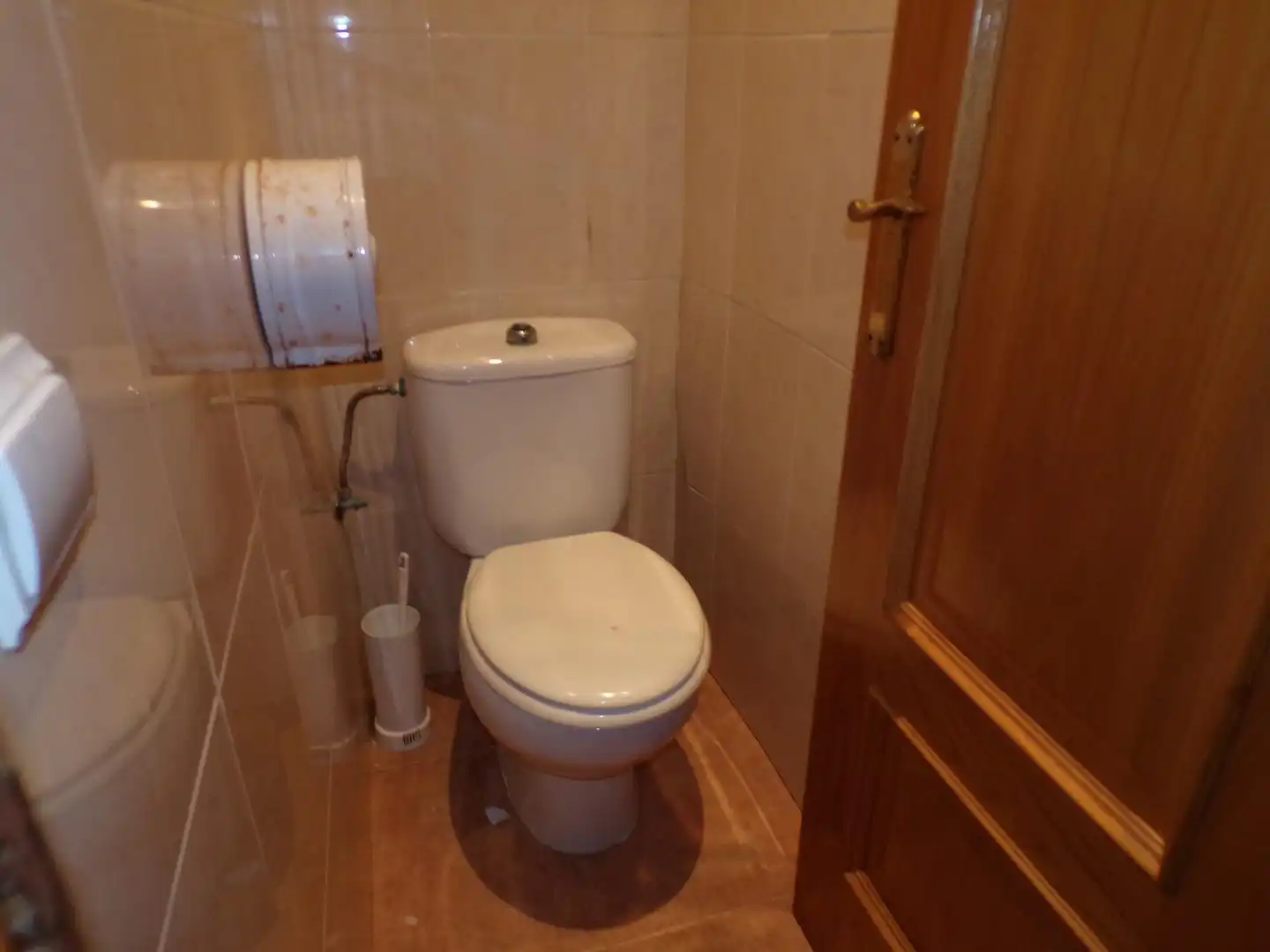 Bathroom of Commercial properties for sale in Castellón de la Plana / Castelló de la Plana  with Air Conditioner, Terrace and Furnished