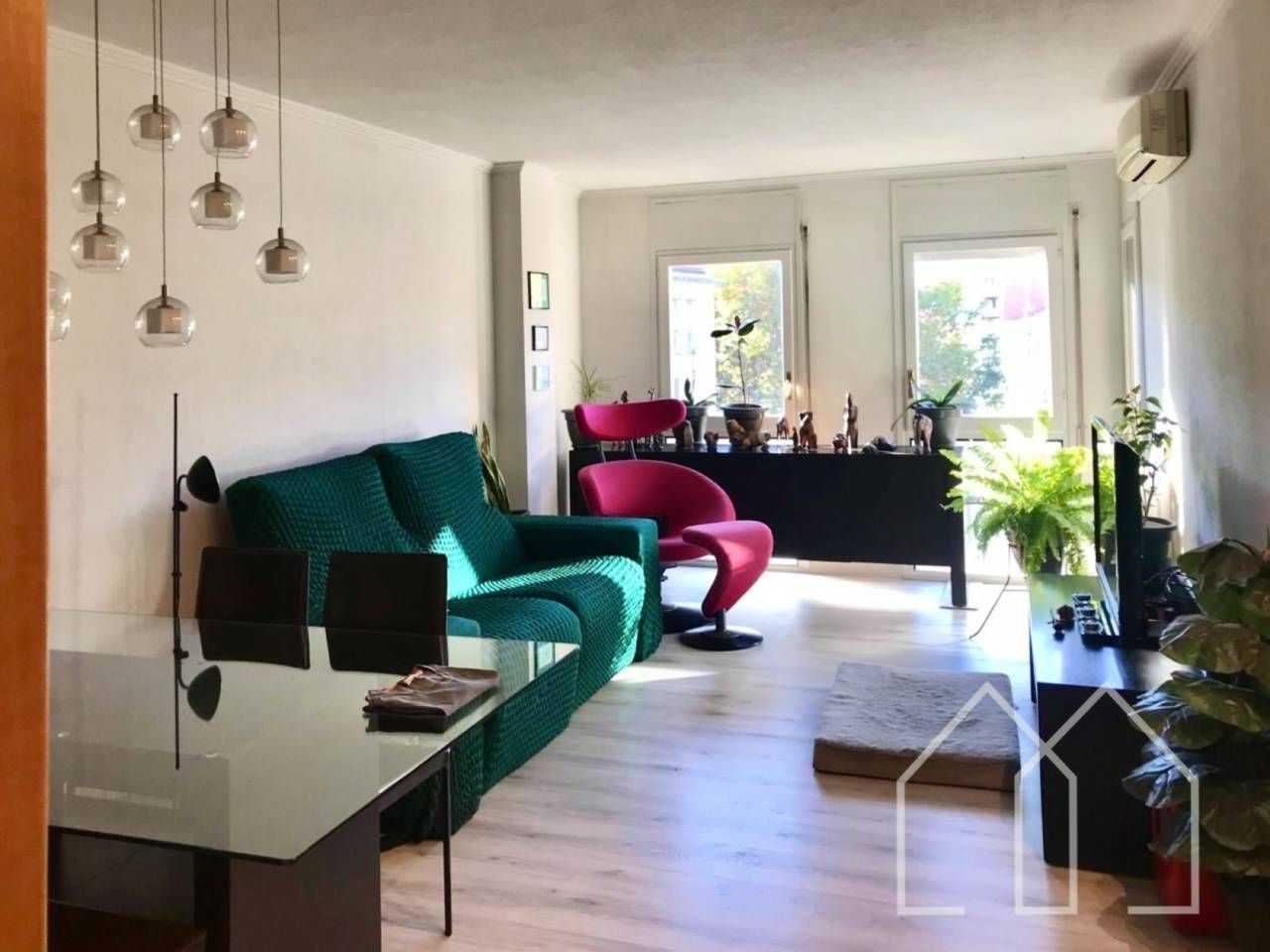 Sala d'estar de Pis en venda en Girona Capital amb Aire condicionat i Calefacció