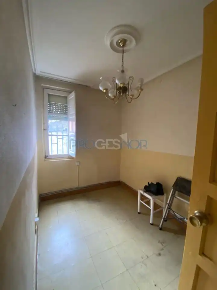 Bedroom of Houses for sale in San Andrés del Rabanedo  with Heating and Private garden