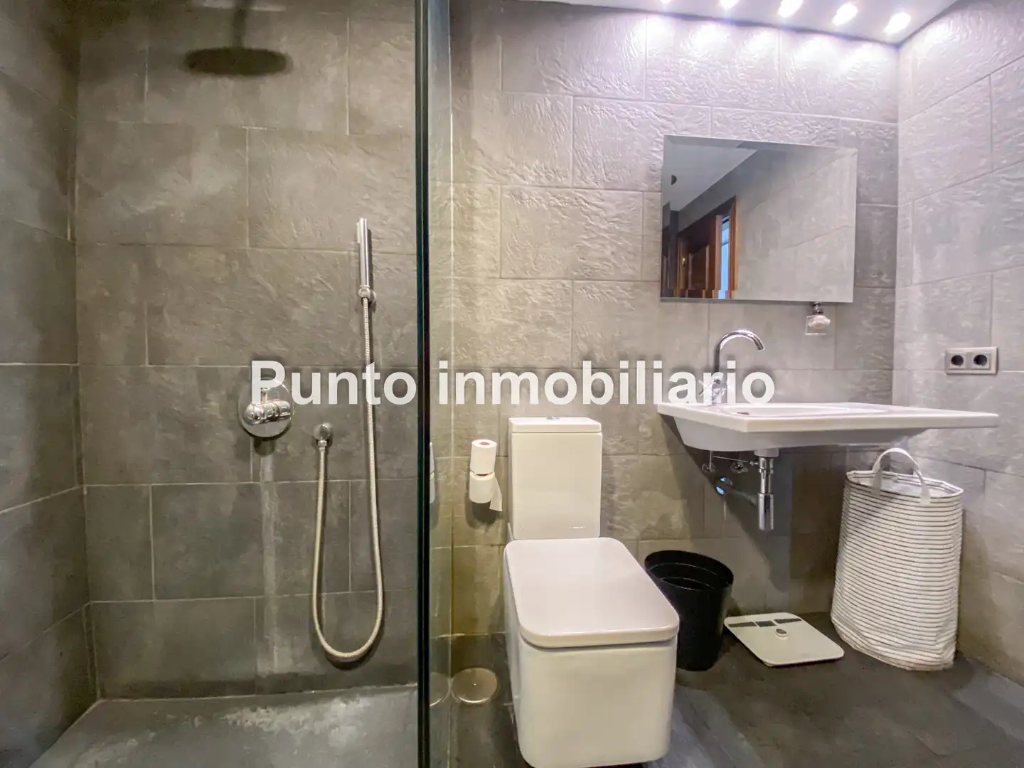Baño de Piso en venta en Valladolid con Aire acondicionado, Calefacción y Parquet