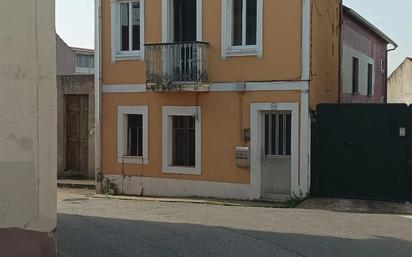 Vista exterior de Casa o xalet en venda en Vigo  amb Calefacció, Traster i Balcó